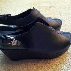 Black Crown Vintage Wedges